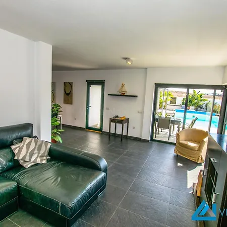 229 - Lanson By Now Ltd * Playa Blanca (Lanzarote)